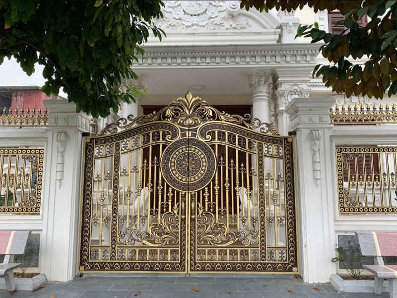 Mẫu cổng nhôm đúc trống đồng biệt thự cổ điển thanh lịch