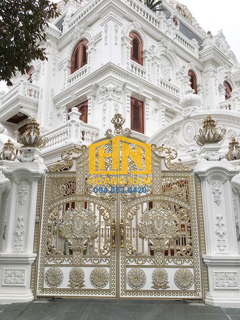 mâu cổng nhôm đúc biệt thự 1