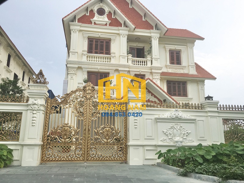 mâu cổng nhôm đúc biệt thự 2