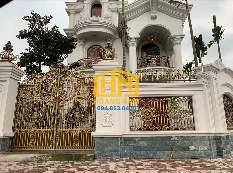 Mẫu cổng biệt thự bằng nhôm đúc 2 cánh