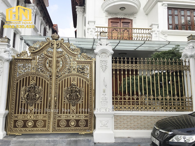 mẫu cổng nhôm đúc nhà nông thôn đẹp