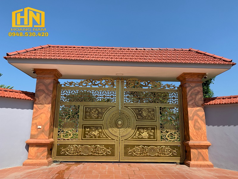 Mẫu cổng nhôm đúc trống đồng cho nhà ở nông thôn