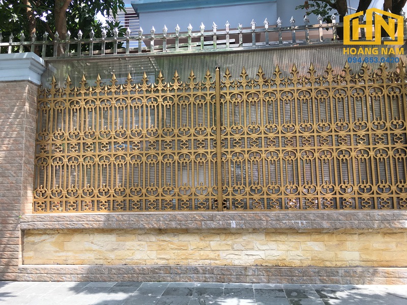 Mẫu hàng rào nhôm đúc hiện đại đơn giản 1
