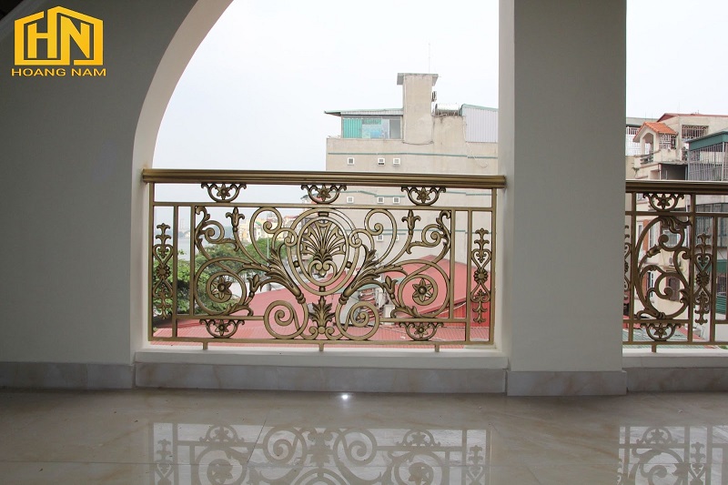 Mẫu lan can nhôm đúc nguyên tấm họa tiết đơn giản