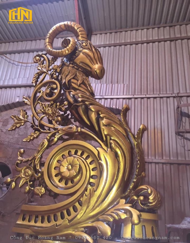 Trụ cầu thang nhôm đúc